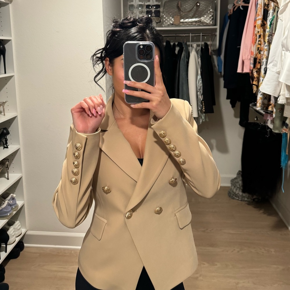Beige Blazer with gold buttons